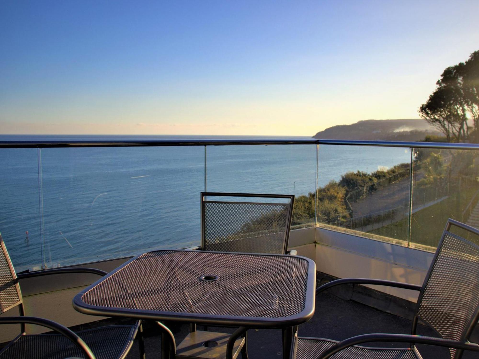 New Horizon Sandown Exterior foto